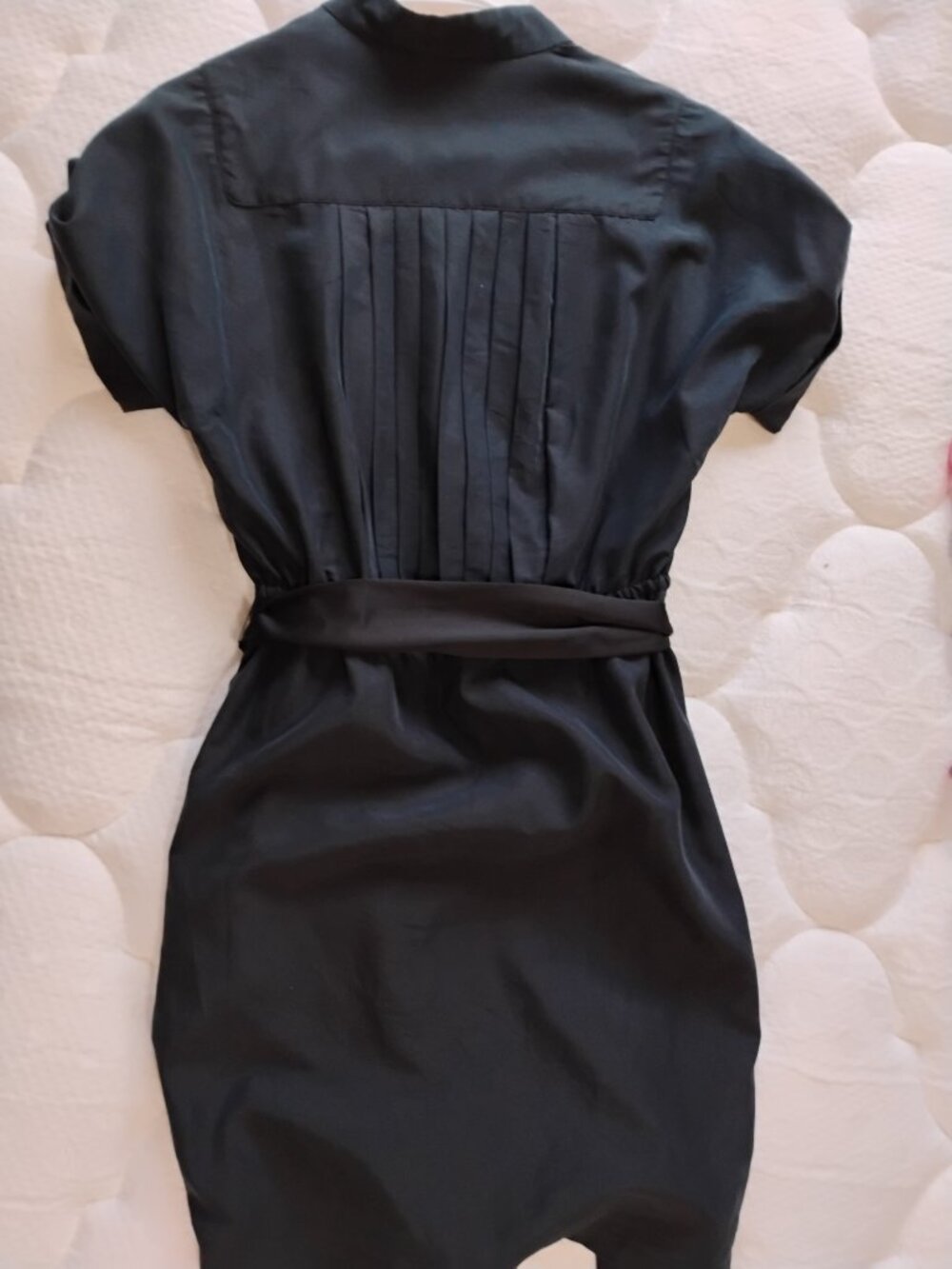 LOFT Black Wrap Dress โ Short Sleeve, Tie Waist, V-Neck - Picture 4 of 10